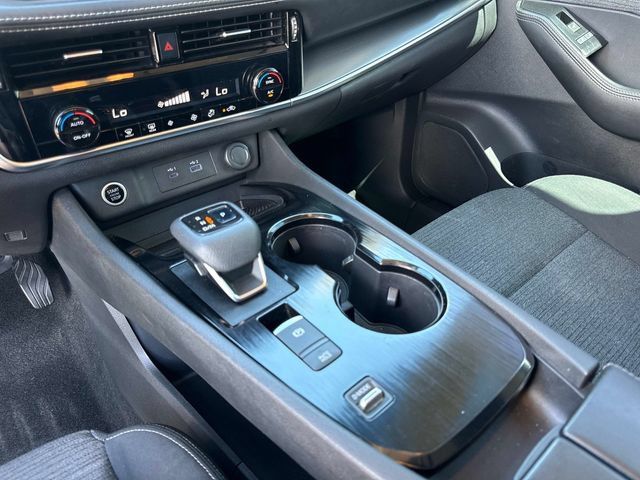 Used 2021 Nissan Rogue SV FWD image 26
