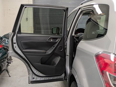 Used 2015 Subaru Forester 2.5i Touring image 11