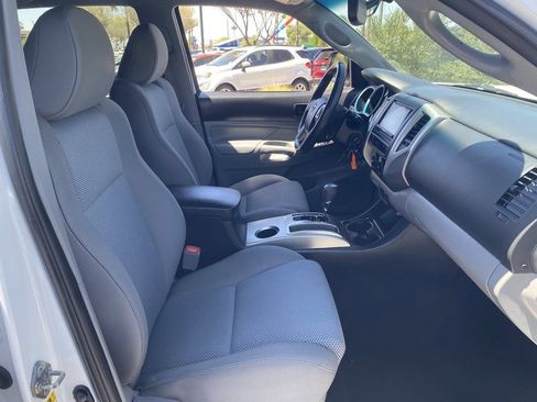 Used 2014 Toyota Tacoma PreRunner w/ TRD Sport Package RWD image 11