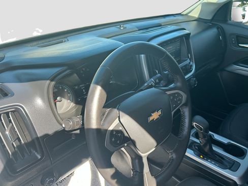 Used 2022 Chevrolet Colorado LT w/ Fleet Safety Package image 9