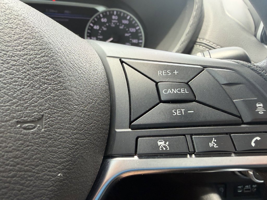 Used 2025 Nissan Sentra SV FWD image 16