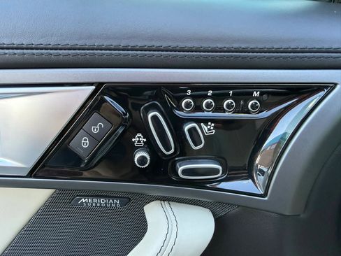 Used 2016 Jaguar F-TYPE Coupe image 35