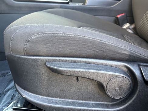 Used 2025 Kia Sportage LX image 27