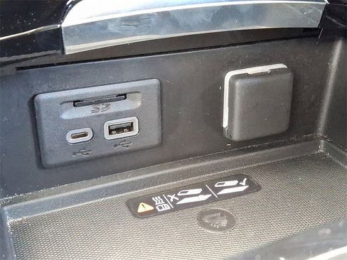 Used 2023 Buick Envision Avenir image 26