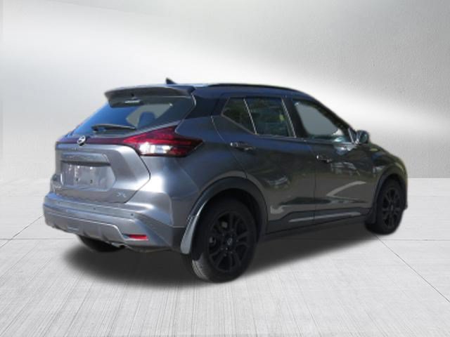 Used 2022 Nissan Kicks SR w/ Premium Package FWD image 3