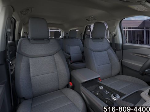 Used 2025 Ford Explorer Active AWD/4WD image 11