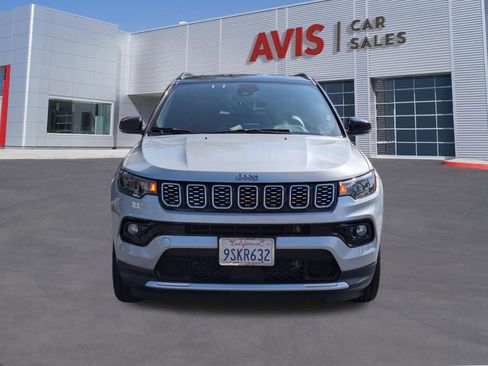 Used 2025 Jeep Compass Limited AWD/4WD image 2