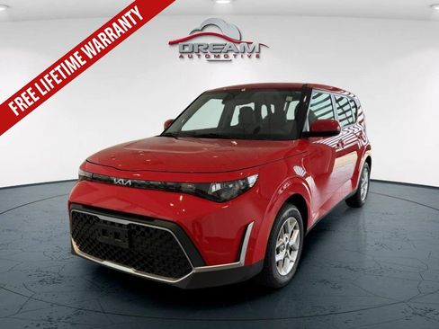 Used 2024 Kia Soul LX w/ Option Group 015 FWD image 4