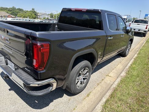 Certified 2025 GMC Sierra 1500 SLT RWD image 10