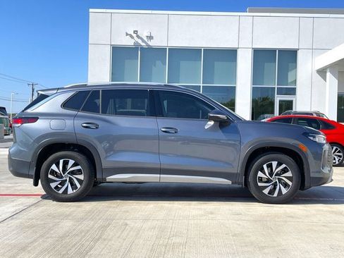 New 2025 Volkswagen Tiguan S image 7