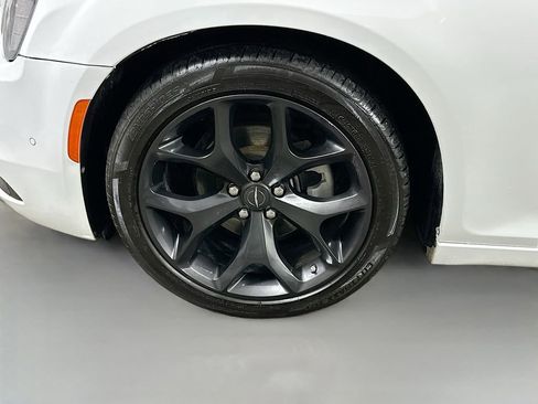 Used 2022 Chrysler 300 S image 8