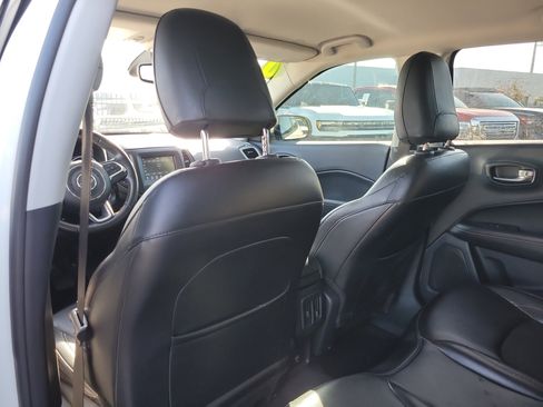 Used 2020 Jeep Compass Latitude FWD image 12