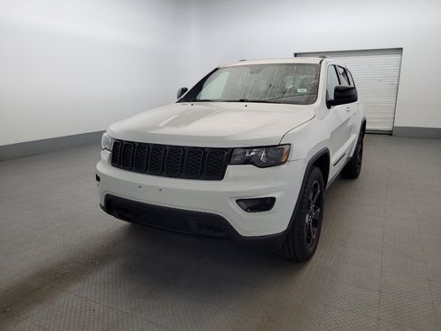 Used 2018 Jeep Grand Cherokee Laredo AWD/4WD image 15