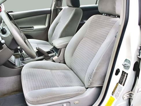 Used 2005 Toyota Camry LE image 19