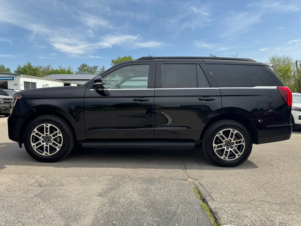 Used 2025 Ford Expedition Active AWD/4WD image 8