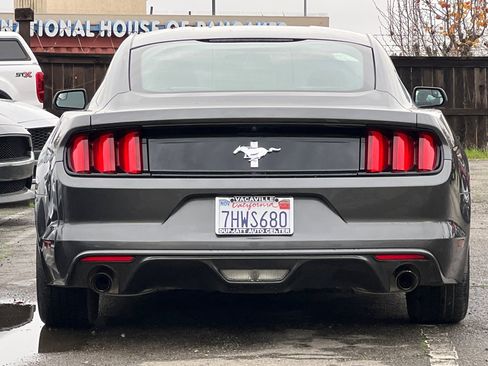 Used 2015 Ford Mustang Coupe image 5