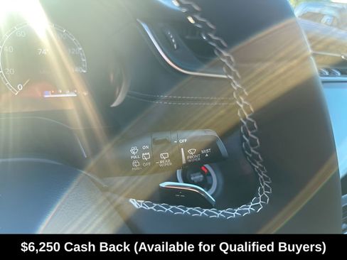 New 2025 Jeep Grand Cherokee Limited w/ Black Appearance Package RWD image 34
