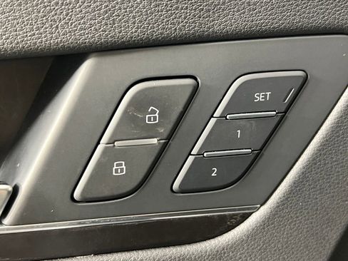 Used 2020 Audi Q5 e Premium Plus w/ Premium Plus Package image 23