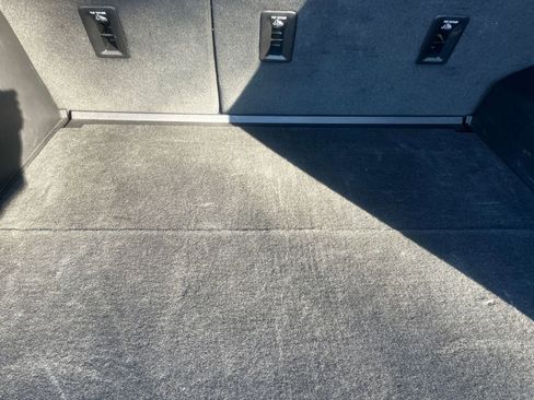 Used 2025 Chevrolet Equinox LT image 32