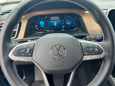 Certified 2026 Volkswagen Atlas SE FWD image 9