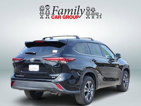 Certified 2025 Toyota Highlander XLE image 4