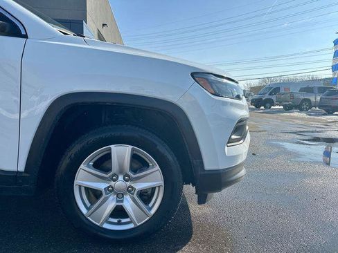 Certified 2022 Jeep Compass Latitude w/ Convenience Group image 12