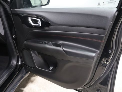 Used 2024 Jeep Compass Trailhawk image 23