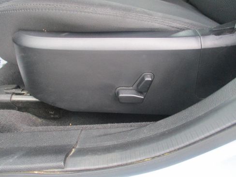 Used 2013 Chrysler 200 Touring FWD image 14