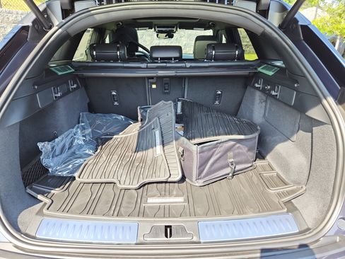 New 2026 Land Rover Range Rover Velar S image 13