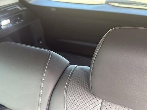 Certified 2025 Buick Envision Sport Touring image 24