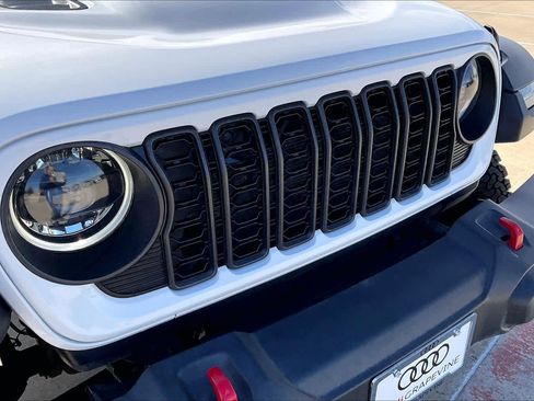 Used 2024 Jeep Wrangler Unlimited Rubicon image 28