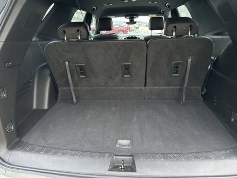 Used 2023 Chevrolet Traverse Premier image 50