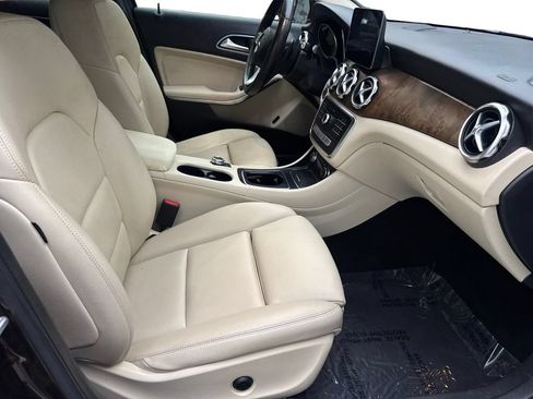 Used 2018 Mercedes-Benz GLA 250 image 42