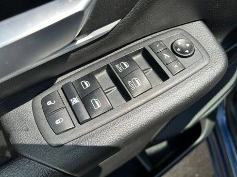Used 2022 RAM 1500 Big Horn AWD/4WD image 12