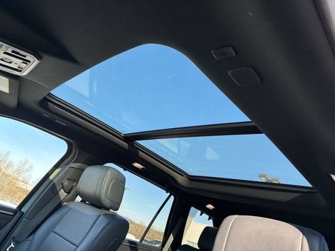 Used 2024 Toyota Sequoia Platinum image 14