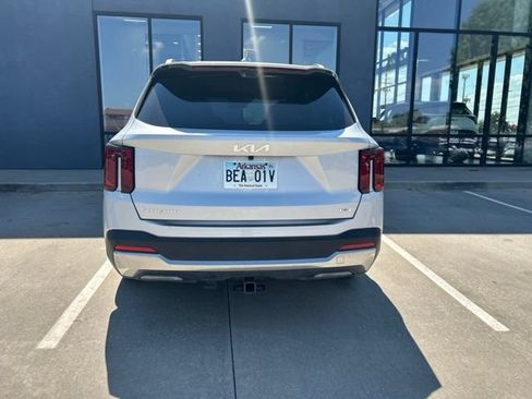 Certified 2025 Kia Sorento SX Prestige AWD/4WD image 4
