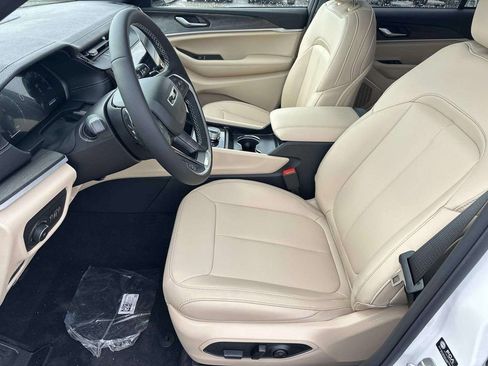 New 2026 Jeep Grand Cherokee Limited image 9