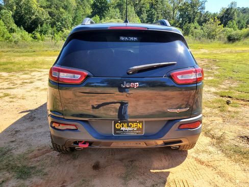 Used 2017 Jeep Cherokee Trailhawk w/ Comfort/Convenience Group image 35