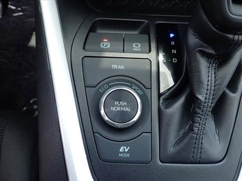 Used 2024 Toyota RAV4 LE AWD/4WD image 20