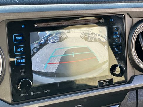 Used 2019 Toyota Tacoma TRD Sport image 17