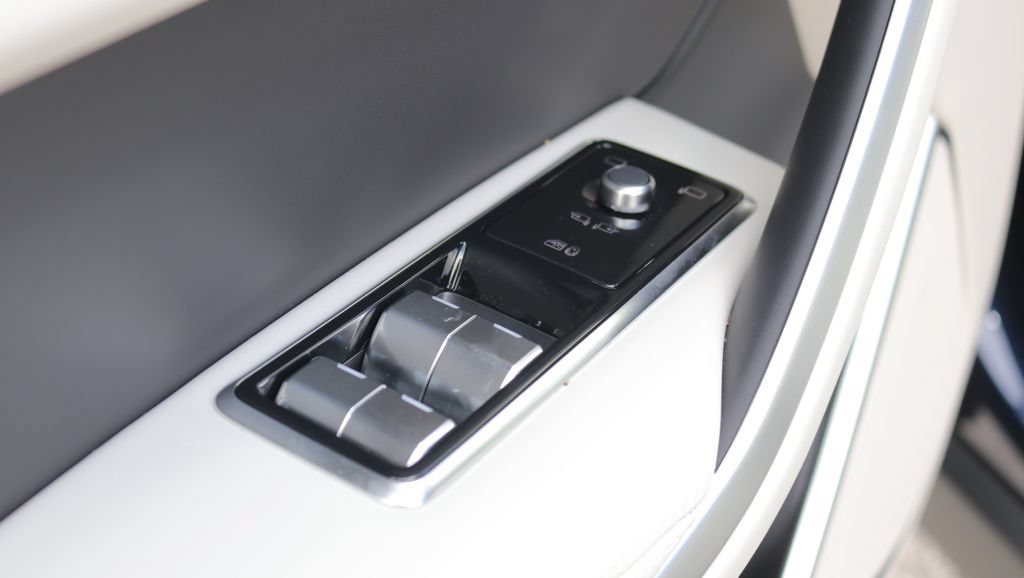 New 2026 Jaguar F-PACE R-Dynamic S AWD/4WD image 10