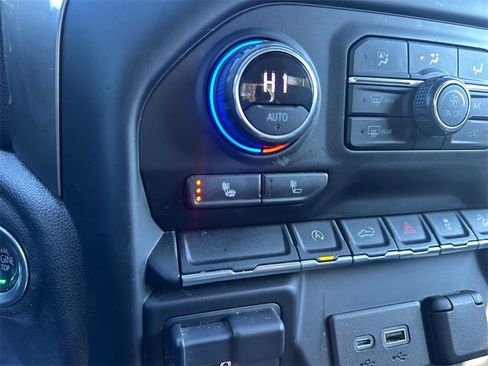 Used 2021 Chevrolet Silverado 1500 RST image 24