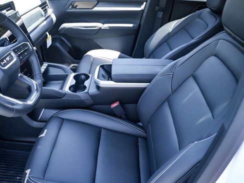 New 2027 GMC Terrain Elevation w/ Elevation Premium Package AWD/4WD image 8
