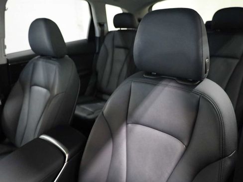 Used 2022 Audi Q7 Premium Plus image 18