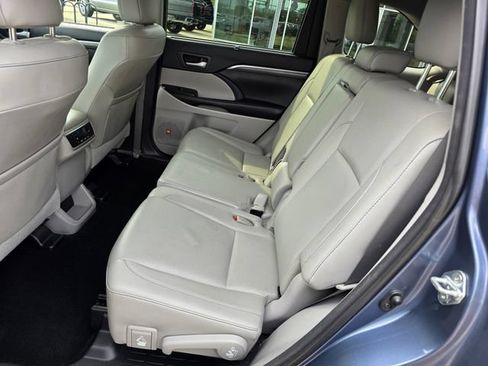 Used 2017 Toyota Highlander Limited AWD/4WD image 21