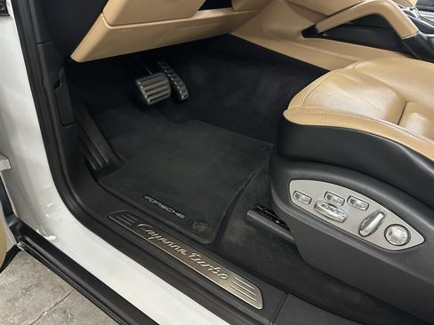 Used 2014 Porsche Cayenne Turbo AWD/4WD image 39