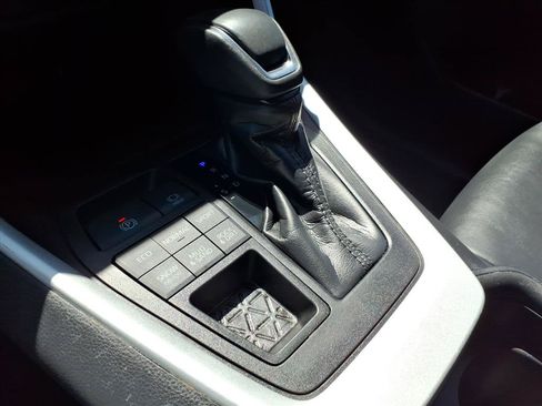 Used 2021 Toyota RAV4 XLE Premium AWD/4WD image 29