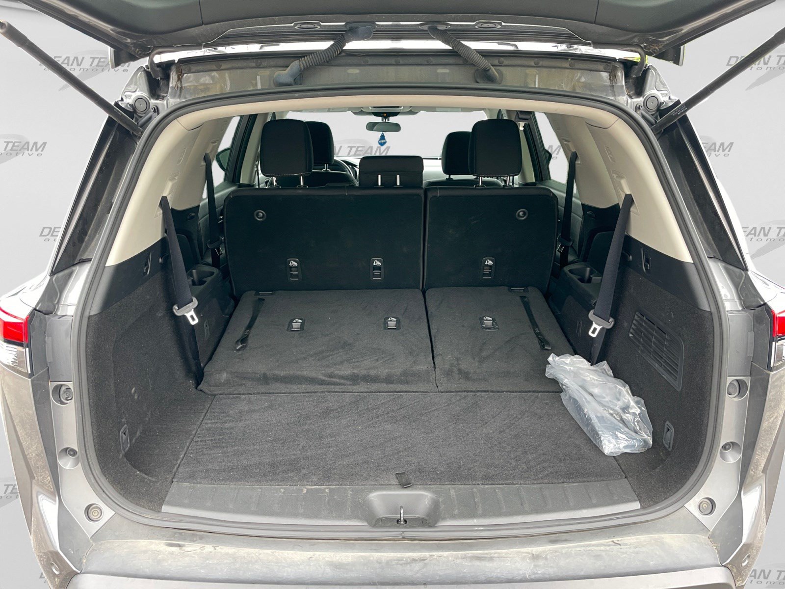 Used 2023 Nissan Pathfinder SV AWD/4WD image 32
