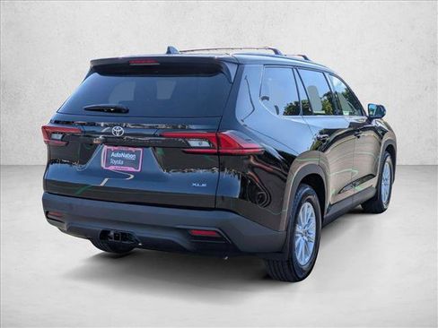 New 2026 Toyota Grand Highlander XLE image 2