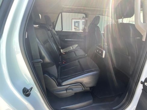 Used 2022 Ford Expedition Max XLT AWD/4WD image 10